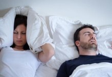 长时间睡眠对人体的影响（深度睡眠的重要性及睡眠过多带来的健康问题）